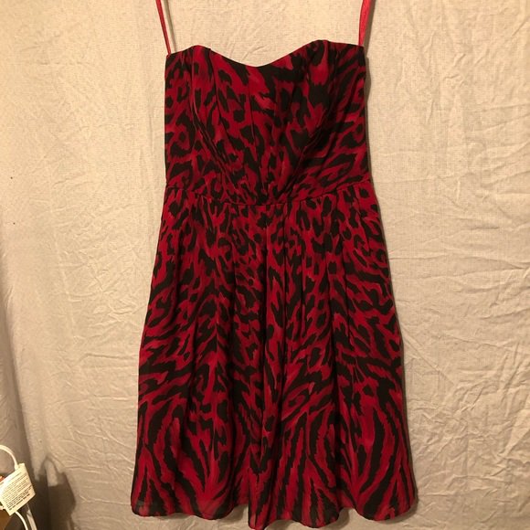 silasavery2's tweet photo. So good I had to share! Check out all the items I'm loving on @Poshmarkapp from @SusanFu29289808 #poshmark #fashion #style #shopmycloset #converse #whitehouseblackmarket #michaelmichaelkors: https://t.co/QuixpybExi https://t.co/i5ADCZnlfF