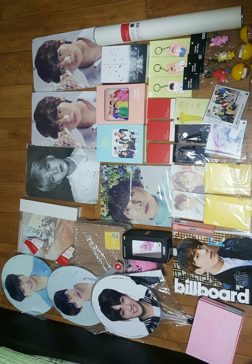 buy_transaction's tweet photo. 방탄굿즈양도합니다💕
#오늘굿즈 #럽셀콘굿즈 #머스터굿즈 #윙파콘굿즈 #btsbvb #이미지피켓 #프포 #아크릴시계 #오늘도록 #인화사진 #bt21굿즈 #렌티큘러키링 #럽셀콘포카 #오늘엽서 #정국피켓 #태형피켓 #태형프포 #윤기프포 #오늘인화사진 #방탄소년단굿즈 #bts굿즈 #btsgoods #럽셀포스터 https://t.co/oXOA0UI3iS