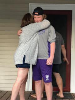 tmmvol's tweet photo. Well, this happened. The 15yo is now 1076 miles from home. #playformitch #18foreverstrong #carsoninnet #missingmitchell #95Giants #partofmyheartisinRI https://t.co/yIQdEpa89J