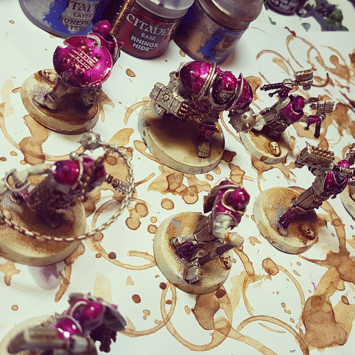 Dice_and_Coffee's tweet photo. WiP loving the #greenstuffworld #candyinks blending the pink and purple here #paintingwarhammer #warcry #warmongers #warhammer #tabletopgaming #gamesworkshop https://t.co/ytaC9TBMB5
