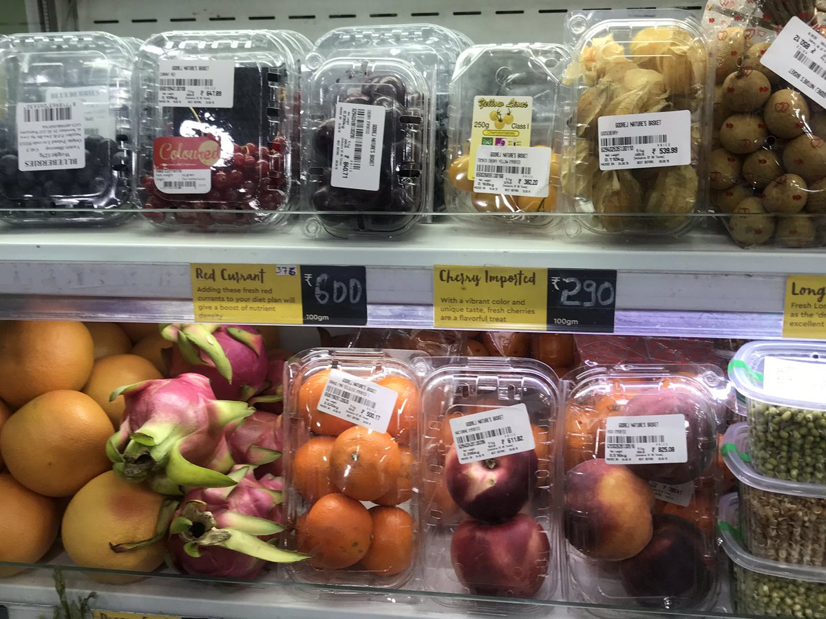 nivedithalva's tweet image. Hey @NaturesBasket - Bengaluru has rules about plastic and its use. While the news papers are full of stories of small vendors being penalised everyday by @BBMPCOMM - any reason these rules don’t apply to you?  Hope some media pick this up and hope @BBMP_MAYOR can stop this ASAP.