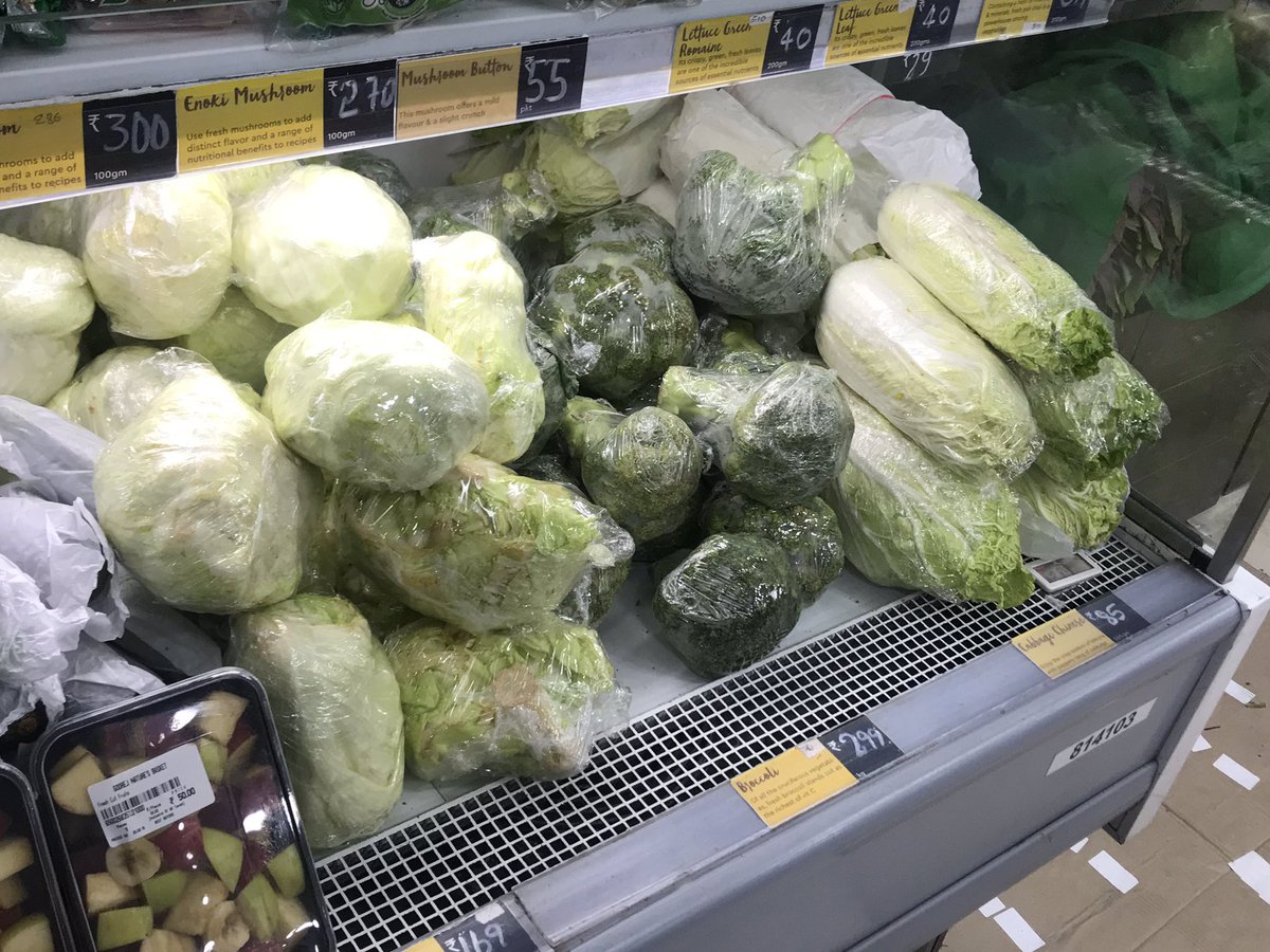 nivedithalva's tweet image. Hey @NaturesBasket - Bengaluru has rules about plastic and its use. While the news papers are full of stories of small vendors being penalised everyday by @BBMPCOMM - any reason these rules don’t apply to you?  Hope some media pick this up and hope @BBMP_MAYOR can stop this ASAP.