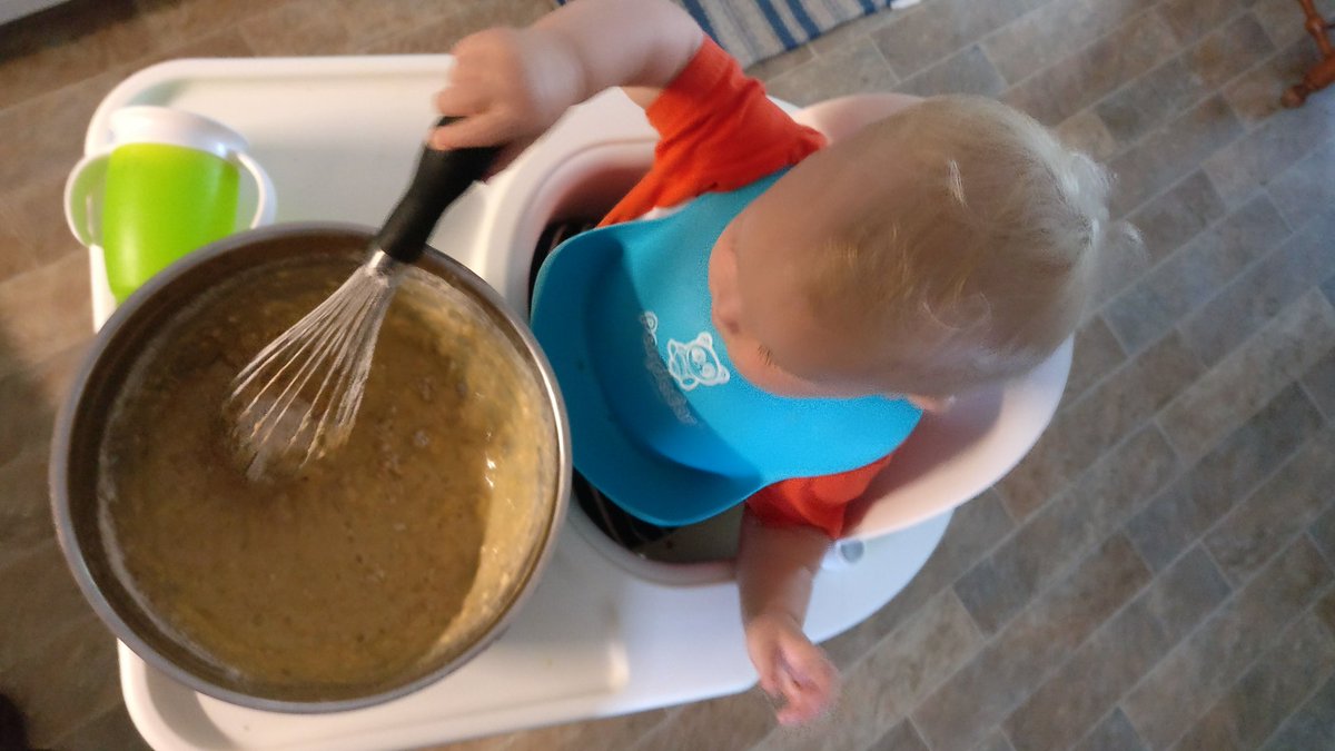 DesignedFelix's tweet photo. NaaaaNaNa bread! @BritishBakeOff  2040 contestant in the making. #GBBO #bakeholidayweekend https://t.co/up1Fk0wM8G