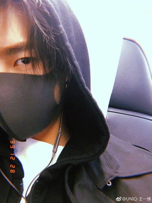 wang_yibo85's tweet photo. ภาพเซลฟี่ทั่นเซ็ตนี้คือดี อยากให้ทั่นลงเซลฟี่แบบนี้อีกรอบ #หวังอี้ป๋อ王一博WangYibo https://t.co/BjHrgOv2gw