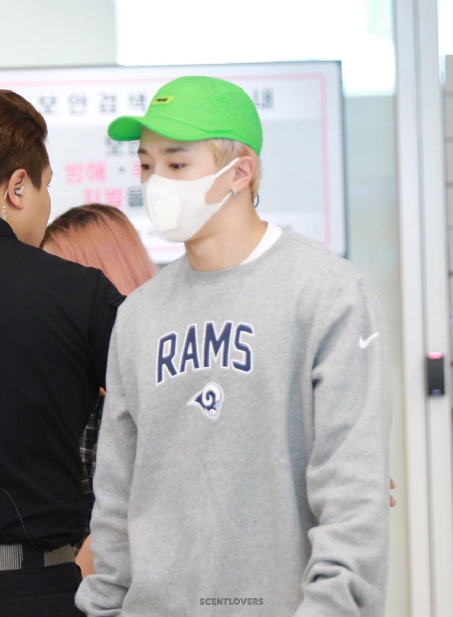 scentlovers___'s tweet photo. 190826 입국 
💚💚💚
#MONSTA_X #몬스타엑스 #원호  #WONHO #말랑말랑 #베베곰 #bebegom @OfficialMonstaX https://t.co/DZDx8n34x8