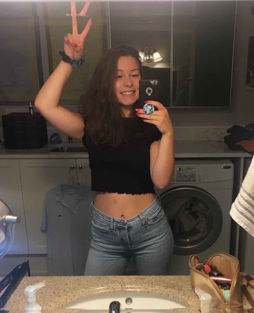 c_watss's tweet photo. The rumors are true bitches!!! I’m young, hot, and single! U can’t fuck with me!! 🧚🏼‍♀️ https://t.co/GonKO2Jd9X