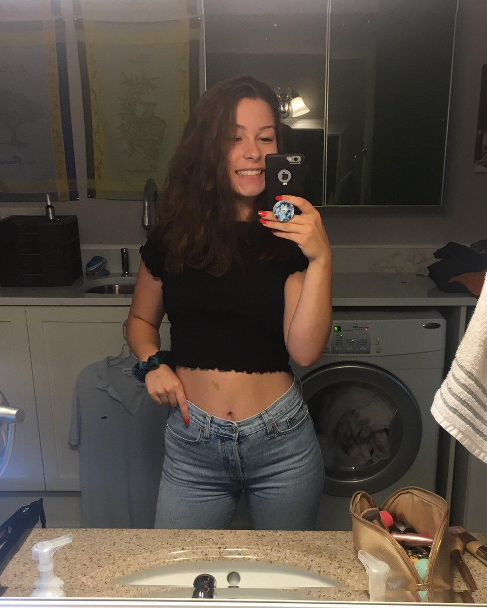 c_watss's tweet photo. The rumors are true bitches!!! I’m young, hot, and single! U can’t fuck with me!! 🧚🏼‍♀️ https://t.co/GonKO2Jd9X
