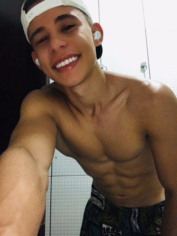 TonyStarky2's tweet photo. 🔞 https://t.co/q2o2S8umXp