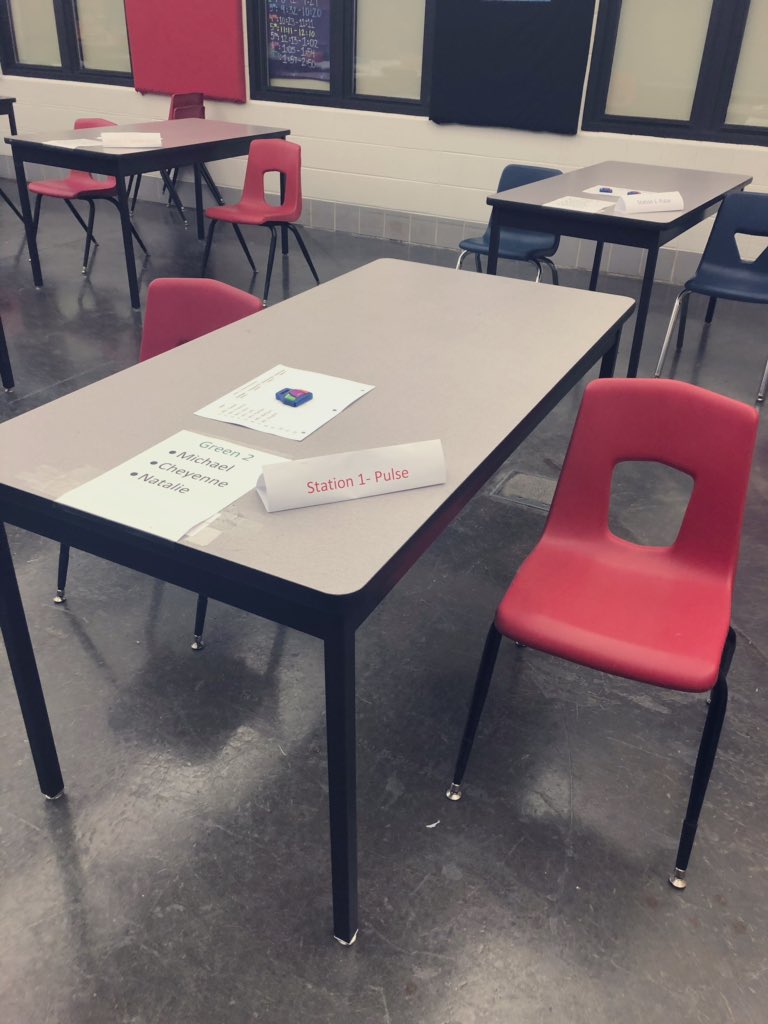 KGaedePLTW's tweet photo. My 7th graders put their knowledge about vital signs to work on a few of their 7th grade teachers! #PershingProud #PershingSPS https://t.co/vmDweRA51i