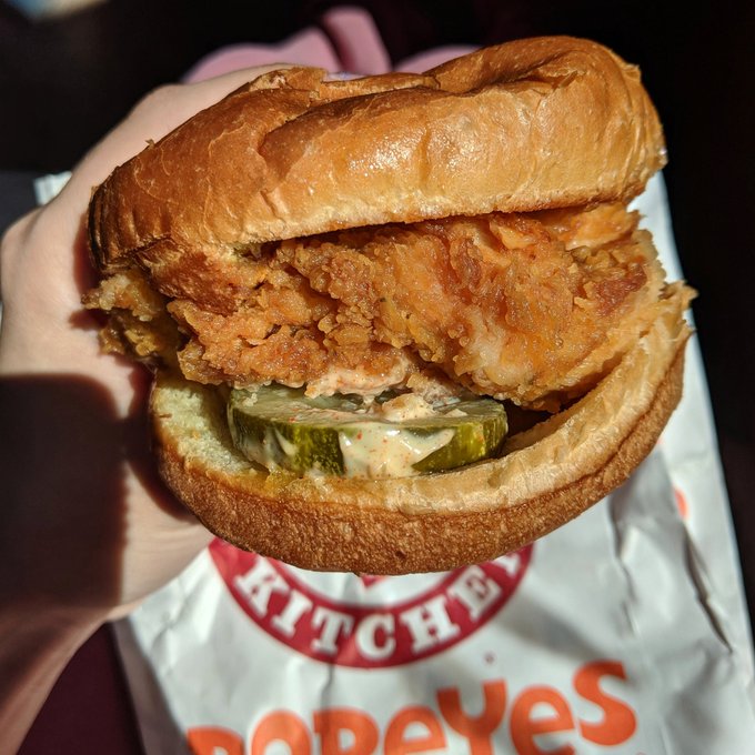So I may or may not have gotten high and ended up at Popeye's eating spicy chicken sandwiches like 3<a href="/tag/postyourselfasagif"class="tags"><span>#postyourselfasagif</span></a>