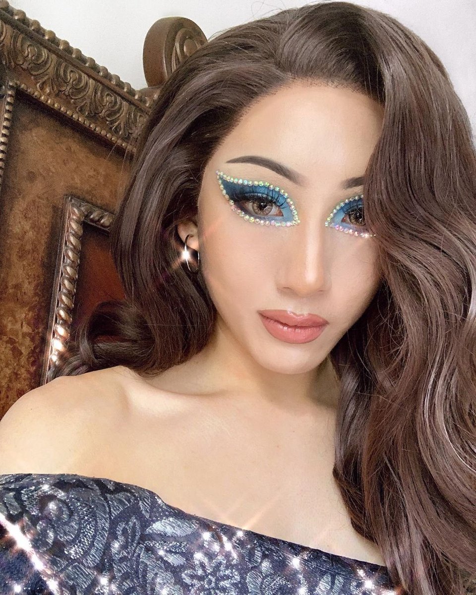 RayRayHairVip's tweet photo. You definitely give our wig a new life! Your eye makeup is gorgeous! 😘😘 🌟WIG SKU: XWY0617🌟www⏺rayrayhair⏺com #makeup #rayrayhairofficial #wavyhair #wigs #bobwigs #syntheticwigs #lacefrontwigs https://t.co/HD6yXbp4BN