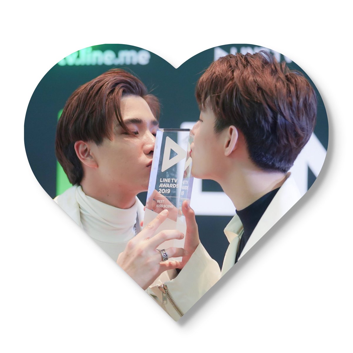 PS_Island2017's tweet photo. Hello Lovely Trigon 📢📢

Hashtag for Today 🖤❤

📈 :#OWhatTHxPerthSaint

⌚: 3:30 PM ( Thailand Time ) 

 Let's go ..... 👍👍

#TRIGON
#PerthSaintSation 
Cr.📸 https://t.co/8QhwGof56J