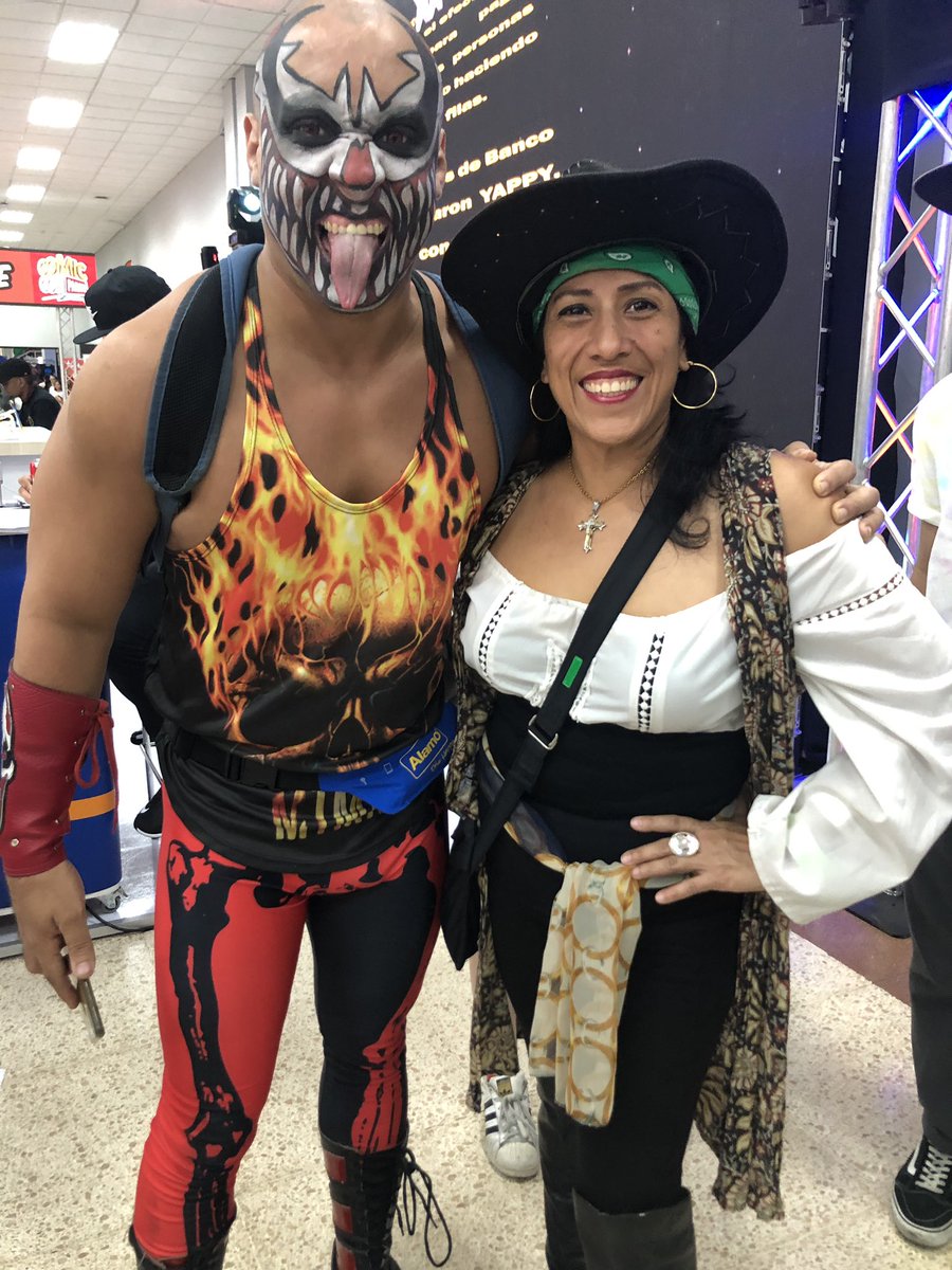 panamabeyond's tweet photo. Domingo de #ComicConPanama2019 muy divertido todo muy cansados pero divertidos @comicconpan gracias a mis piratas por toda la actividad,  la siguiente es en #taboga #TabogaPanama https://t.co/W18UKfDa2j