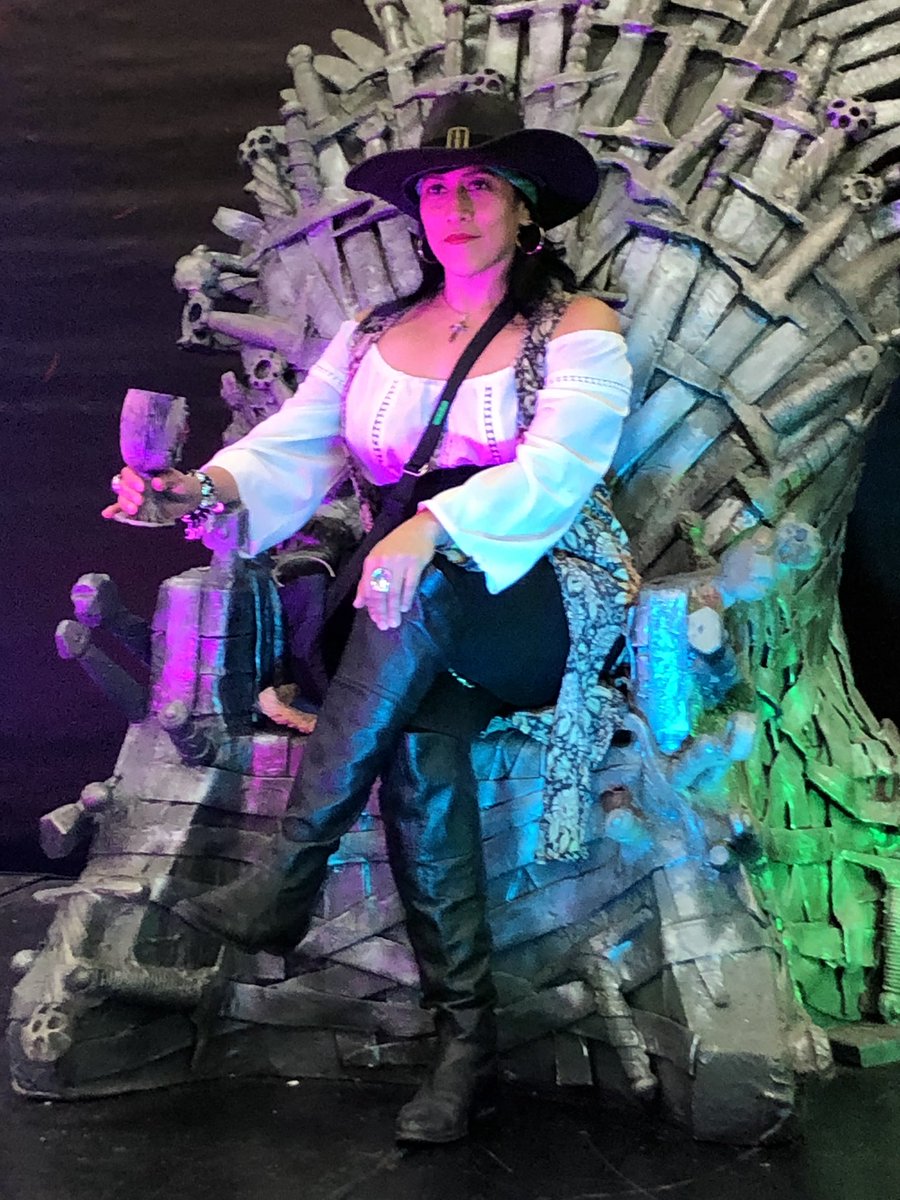 panamabeyond's tweet photo. Domingo de #ComicConPanama2019 muy divertido todo muy cansados pero divertidos @comicconpan gracias a mis piratas por toda la actividad,  la siguiente es en #taboga #TabogaPanama https://t.co/W18UKfDa2j