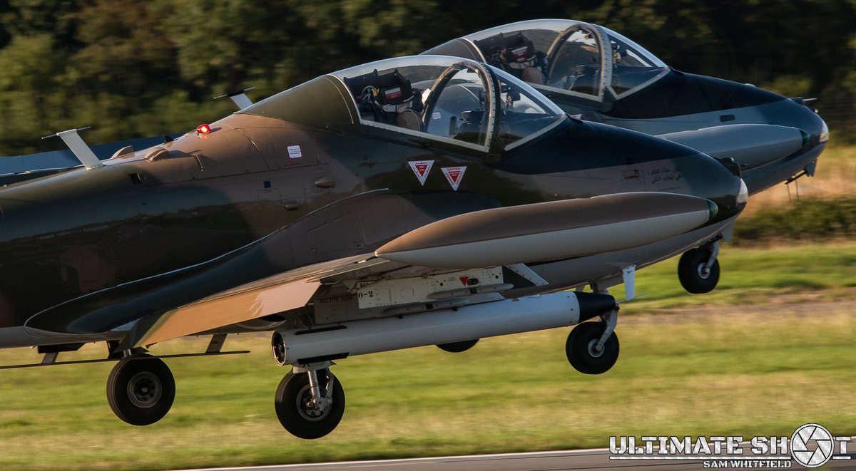 UltimateShotUK's tweet photo. Selection of images from @Exeter_Airport catching the airshow items of Sidmouth.

Great to catch up with Strikemaster, @ChinookDisplay &amp; BBMF

Big thanks again to Carl and all the staff at @XLR_UK for the accommodation. https://t.co/T38SaojrKi