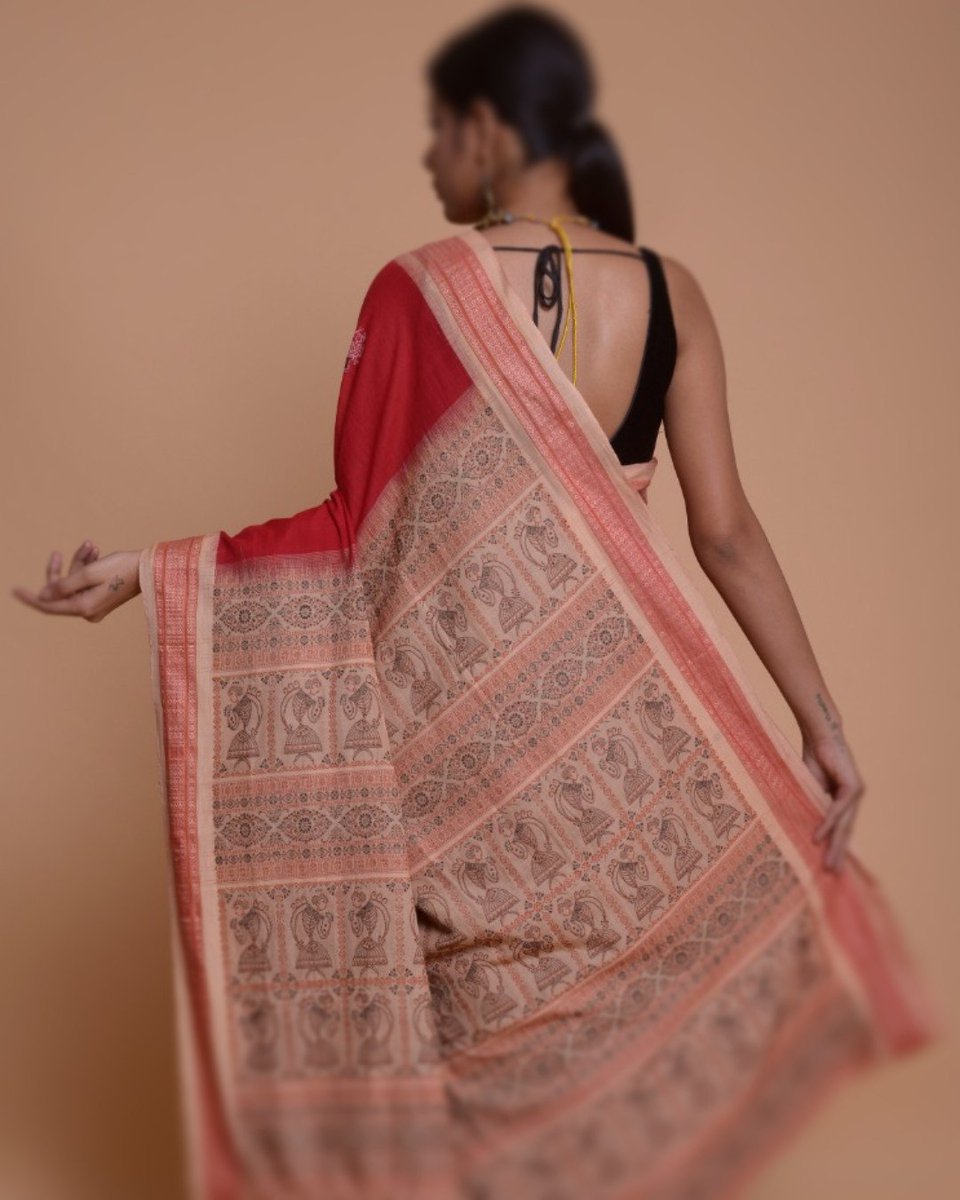 IArtizans's tweet photo. With the passing away of master weaver Dubraj Das in 1903, the weaving of Baluchari sarees almost stopped in Bengal. It was revived in the 50's.
Indian Artizans seeks to work especially closely with #Nakshabandi #Baluchari soon. 
BUY this saree here- https://t.co/8paIMBqDTp https://t.co/9HWKEj1xzC