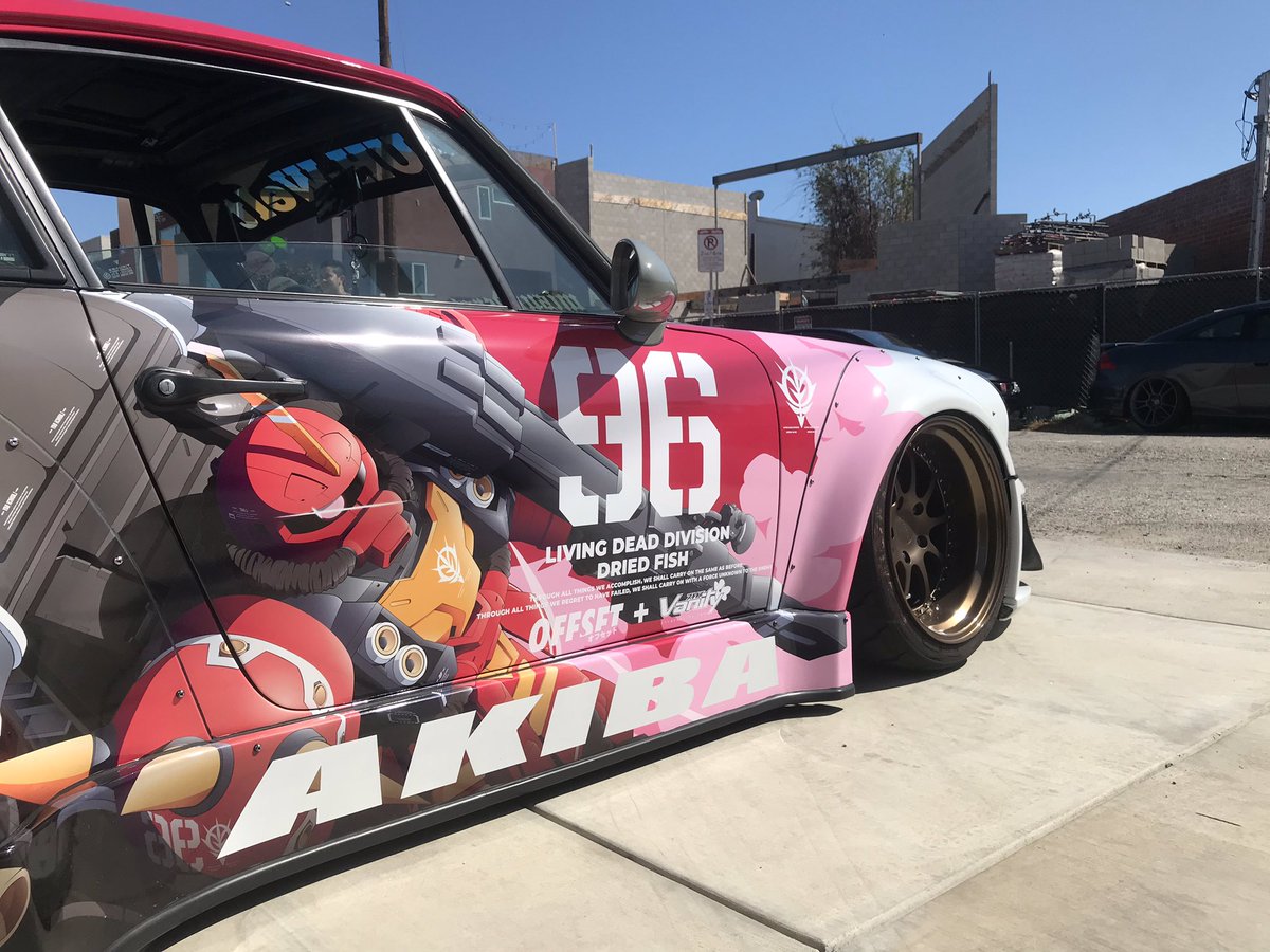 RellJPN's tweet photo. アメリカのRWBが痛車にした https://t.co/AWC0bG4UD5