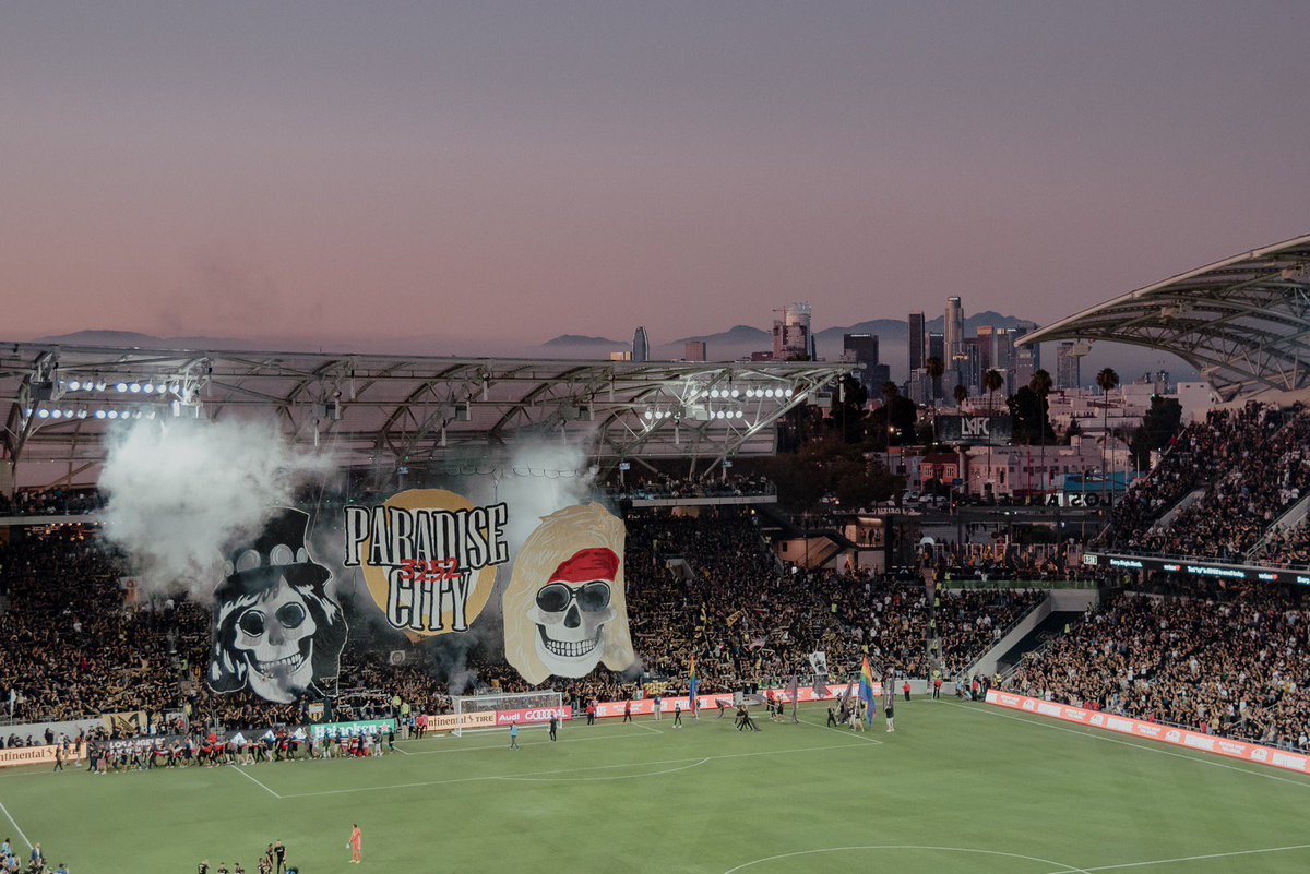 LAFC3252's tweet photo. Paradise City 

#LAFC
#The3252
#ShoulderToShoulder https://t.co/PfRS3NEpHG