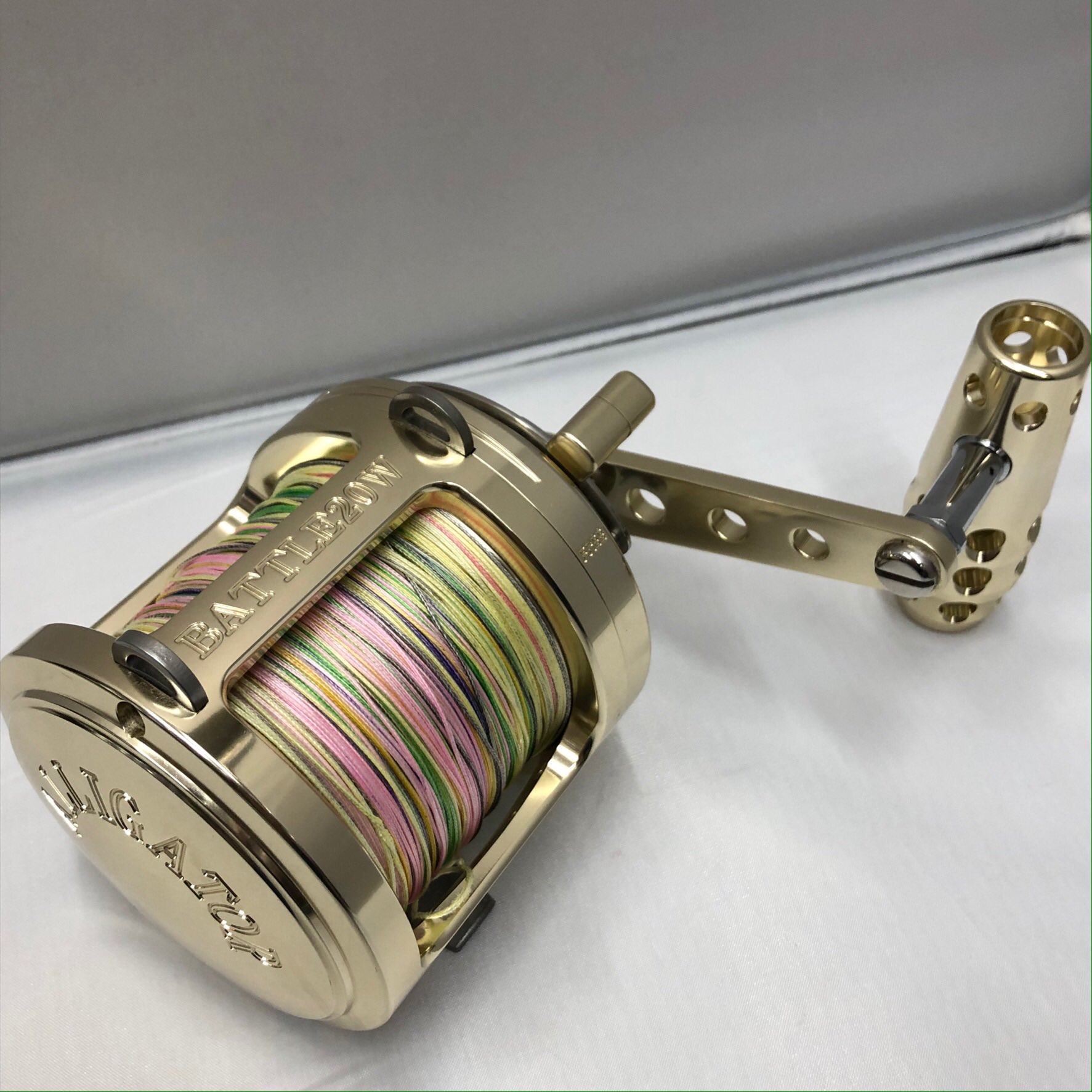 アリゲーター技研 バトル20W シルバー リール