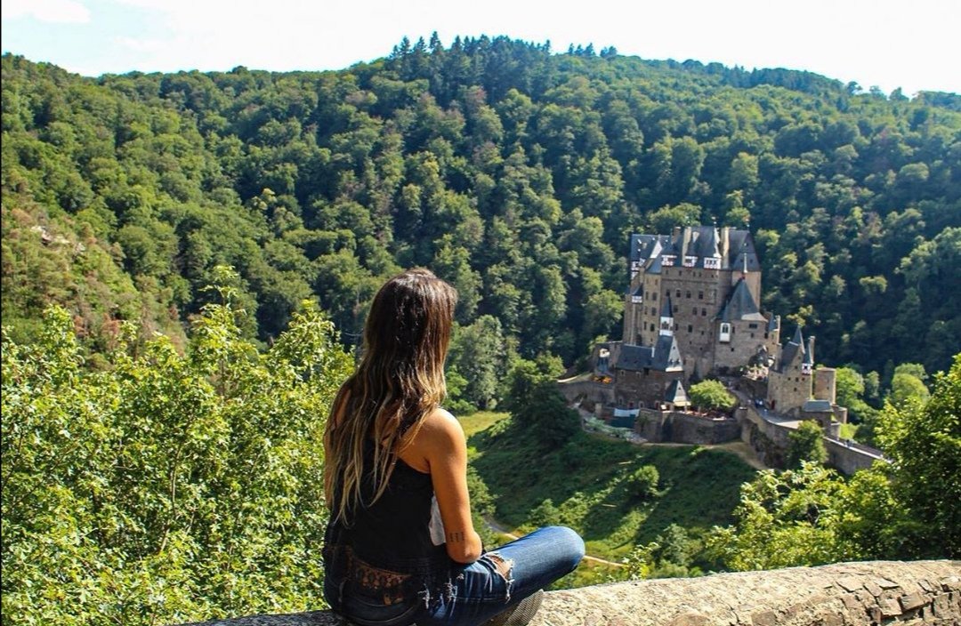 Alguna vez has visto un #castillo?? 🏰
.
Si es así cual fue o nos recomiendas ir? 💙✨
.
📸: @mariajosecorreablack
📍: #Alemania

#MOTIVADAS #MotivadasDeViaje #ActitudMotivadas ⛵️🌎✈️ #IamTB #Wanderlust #TravelBlogger #ChileanTravelBloggers #ACBV