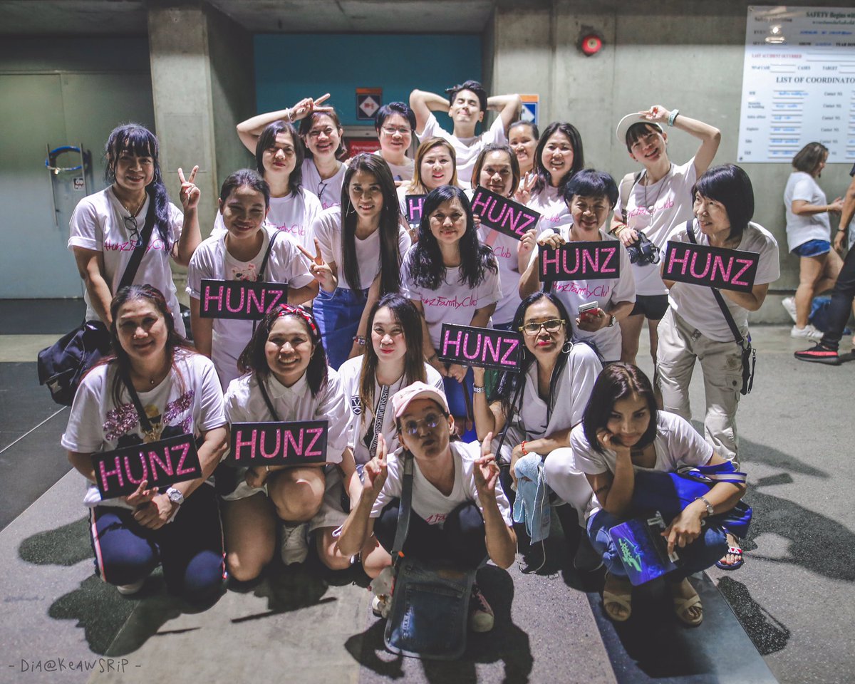 keawsrip's tweet photo. Hunz’s fam 🖤

@Hunz_IPH #HunzIPH #Jadrenaline360Concert https://t.co/qhTfRhjA0Y