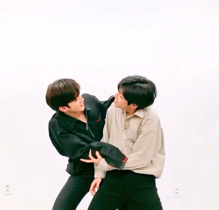 dreamin4u's tweet image. We want Junsang but they gave us Eunhan❤

#X1NOTE #X1_FLASH #X1