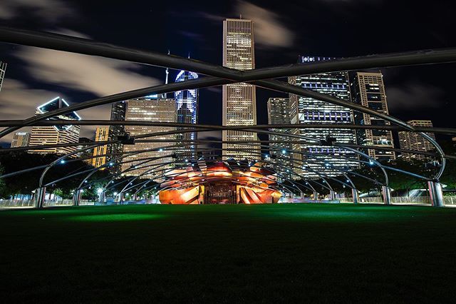 jfcr77's tweet photo. #night #nightphotography #citylights #lights #amazing #instagram #photography #inspiration #photo #gameoftones #URBANROMANTIX #urbanromantix_5000 #wideangle #depthobsessed #citygrammers #vizmasterz #downtown #slowshutter #millenniumpark #pritzkerpavillio… https://t.co/siTTg4Cn5U https://t.co/glywBwK3jR