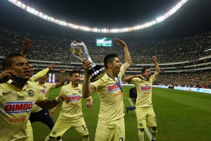 Linea_azulcrema's tweet photo. Con equipo grande / Con equipo chico. https://t.co/aRIJa9E0tq