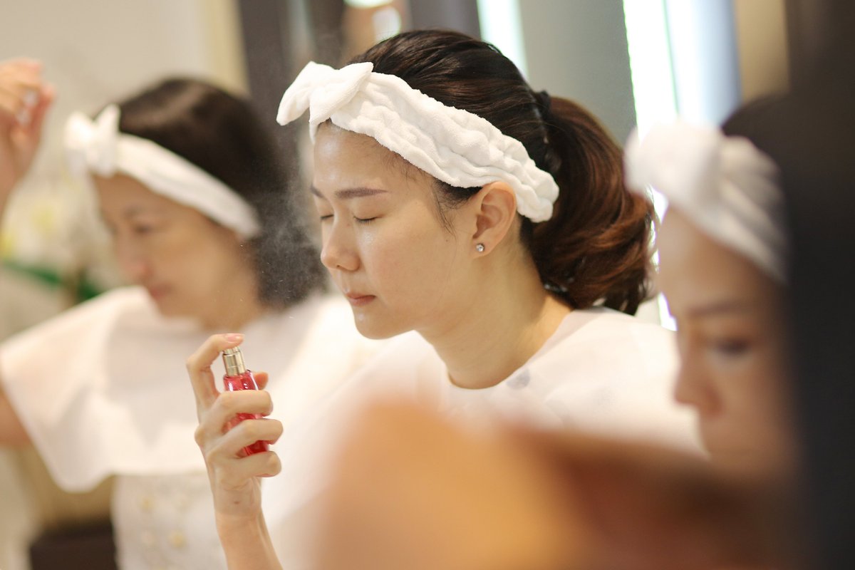 sc_asset's tweet photo. #TheArtofBeauty SC Asset จัดกิจกรรม “The Art of Beauty : Exclusive of Signature Treatment and Sunkissed Make-up Workshop” ร่วมกับ CLARINS Skin Spa แบรนด์หรูจากประเทศฝรั่งเศส ที่มาร่วมให้ความรู้ด้านความงามกับชาว SC FAMILY จากโครงการต่างๆ
#SCAsset #SCFamily #Clarins https://t.co/fUIQKxUYY8