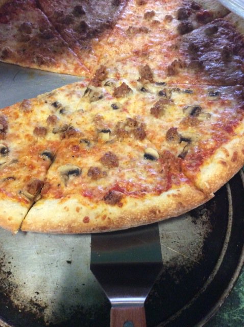 iglicesc's tweet photo. Get a free slice on your birthday when you sign up for our birthday club! Sign up here: https://t.co/wZpJWFGIsw https://t.co/tZumVeopXb