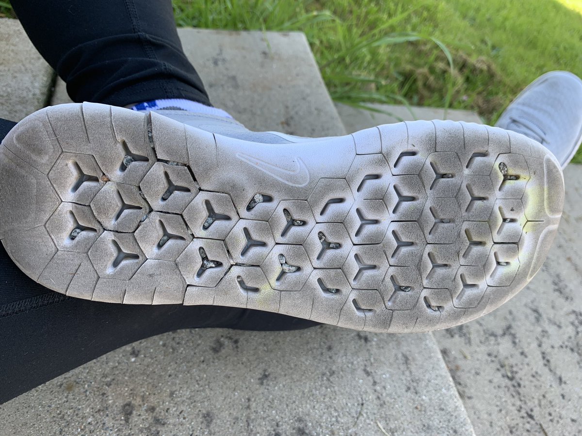 Can you believe these Nike soles collect rocks? #nike MAJOR DESIGN ERROR and no refund. #nikerunning