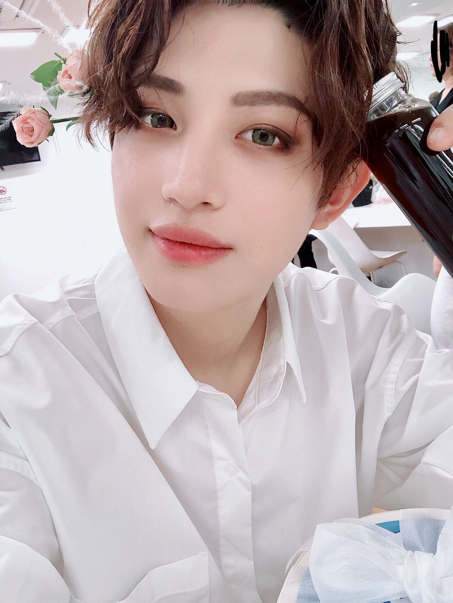 AmyKim65016210's tweet photo. 진욱님, 아주 많이 사랑해요👑💕🌹💘😍👄⭐
#kind #sweet #cute #beautiful #attractive #handsome #angel #prince #talented #funny #smart #precious #stunningvoice #breathtaking #epicdancer #Jinhoo #Up10tion #진후 #업텐션 #김진욱 #업텐션_항상_꽃길만_걷자 https://t.co/lOGX5bK9wd