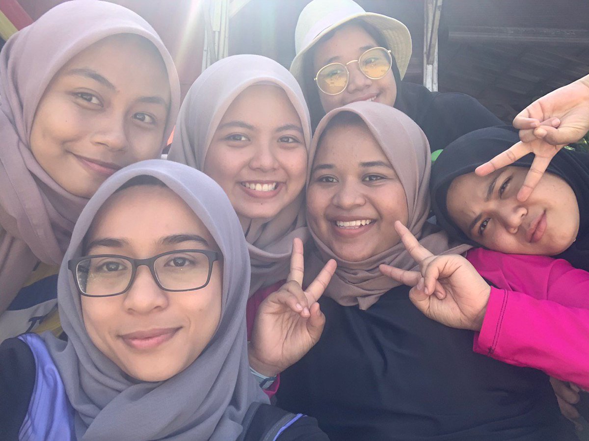 MaisarahTarmuzy's tweet image. Ayyyyy, finally a short escape together!!!! Setelah bertahun-tahun sembang. Looking forward for our next trip pulak. Plz make it outside msia oki ✊💛💜 #morepicstocome #ohseaohsea