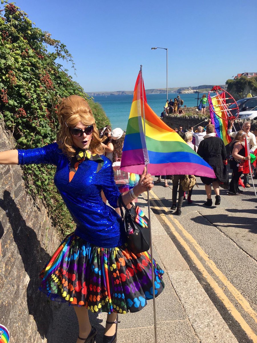 Ian Moyle-Browning (@ian_moyle) on Twitter photo A wonderful #cornwallpride I met Felicia the reigning Miss Cornwall (feliciaofcornwall on Instagram) who thanked those #nhs workers <a href="/RCHTWeCare/">Royal Cornwall Hospitals NHS Trust</a> who wear the <a href="/RainbowNHSBadge/">NHS Rainbow Badge</a> and are happy to chat #LGBT + issues to support the community <a href="/swasFT/">South Western Ambulance Service</a> <a href="/EuroPride2019/">EuroPride2019</a> @CornwallPrideTM 🌈 A wonderful #cornwallpride I met Felicia the reigning Miss Cornwall (feliciaofcornwall on Instagram) who thanked those #nhs workers <a href="/RCHTWeCare/">Royal Cornwall Hospitals NHS Trust</a> who wear the <a href="/RainbowNHSBadge/">NHS Rainbow Badge</a> and are happy to chat #LGBT + issues to support the community <a href="/swasFT/">South Western Ambulance Service</a> <a href="/EuroPride2019/">EuroPride2019</a> @CornwallPrideTM 🌈