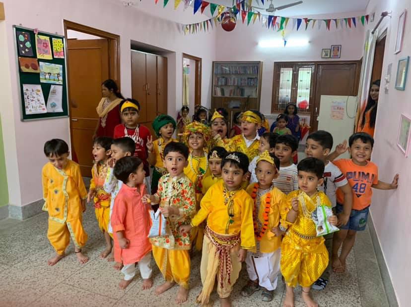Illuminatrix1's tweet photo. Sweetness overload! We couldn’t take our eyes off our mini  Radhas and Krishnas! 🤗🤗😘😘 #janmashtmi #naughtykrishna #illuminatrix #celebrations #dahihandi https://t.co/6JQrai7NtB