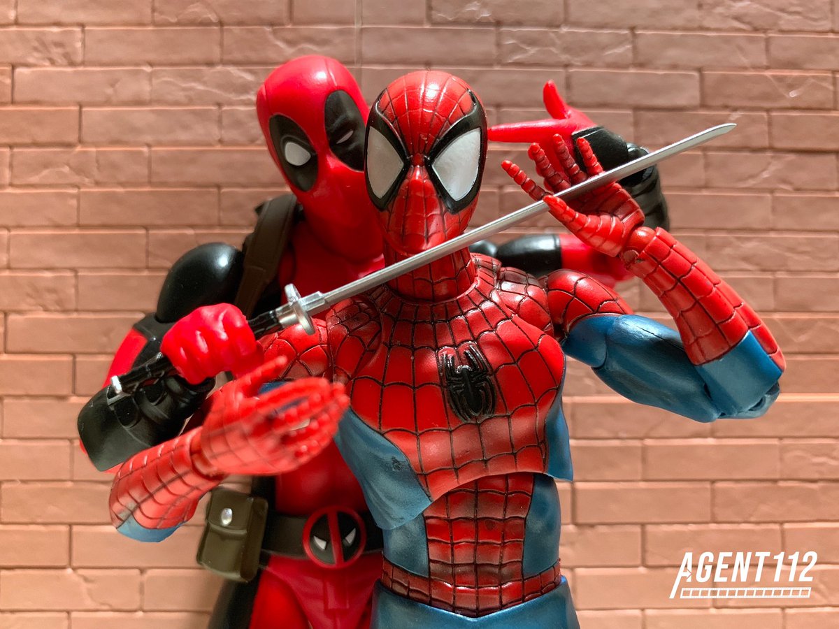 Buddy ?! 😏
#marvel #マーベル
#spiderman #スパイダーマン 
#deadpool #デッドプール
#mafex
#toy
#toyphoto
#toyphotography
#toydiscovery
#toptoyphotos
#toyspotcollector 
#toyartistry
#epictoyart
#オモ写