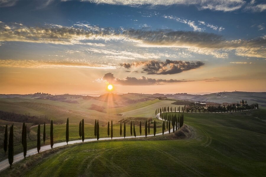 honky_tonk's tweet image. This is a journey in which you are guided to the right place, while acquiring what you need along the course.

これはあなたが必要な事を身に付けながら、然るべき場所へと導かれてゆく旅なんですよ。
#course #進路 #invisible_force #見えない力
RP @sunset731