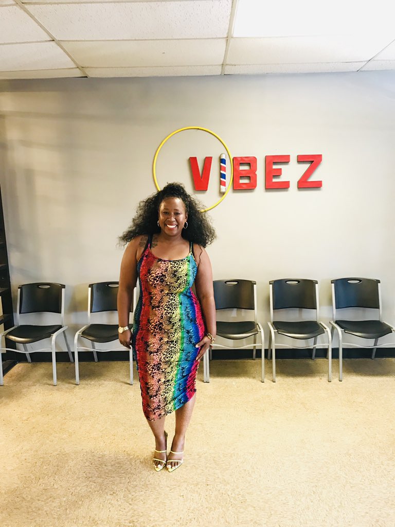 TeriDockery's tweet photo. Monday is Always Magical! Create your own Vibez and be great in whatever you decide for your life! #iammyownhashtag #TDockRocks #iamablackgirlthatrocks #Happiness #NeveranOption https://t.co/zq5vJE9Djp