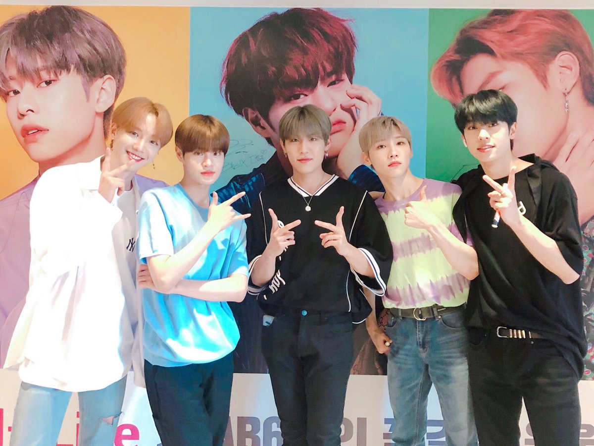 AB6IX's tweet photo. 롯데시네마 월드타워 10관에 AB6IX관이 있는 거 아시나요⁉️👀💛 저희도 오늘 방문했는데요 ABNEW도 많이 찾아와주세요👍🏻 @uplusidollive

#AB6IX #에이비식스 #임영민 #전웅 #김동현 #박우진 #이대휘 #브랜뉴뮤직 #BRANDNEWMUSIC https://t.co/d0PLp4Lgs0