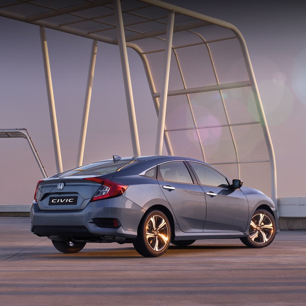 The Civic 4 door’s aerodynamic profile glides from the sculpted bonnet to the sloping boot; it is shaped for timeless style and effortless performance. Explore now: mkdel.co/2YFlIMt