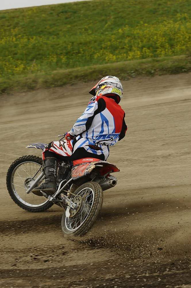 kunikawa_hiro's tweet photo. パイロンターンと筑波の1コーナーは一緒です🙌
#flatdirt #crf100 https://t.co/cGNrkXn79Z