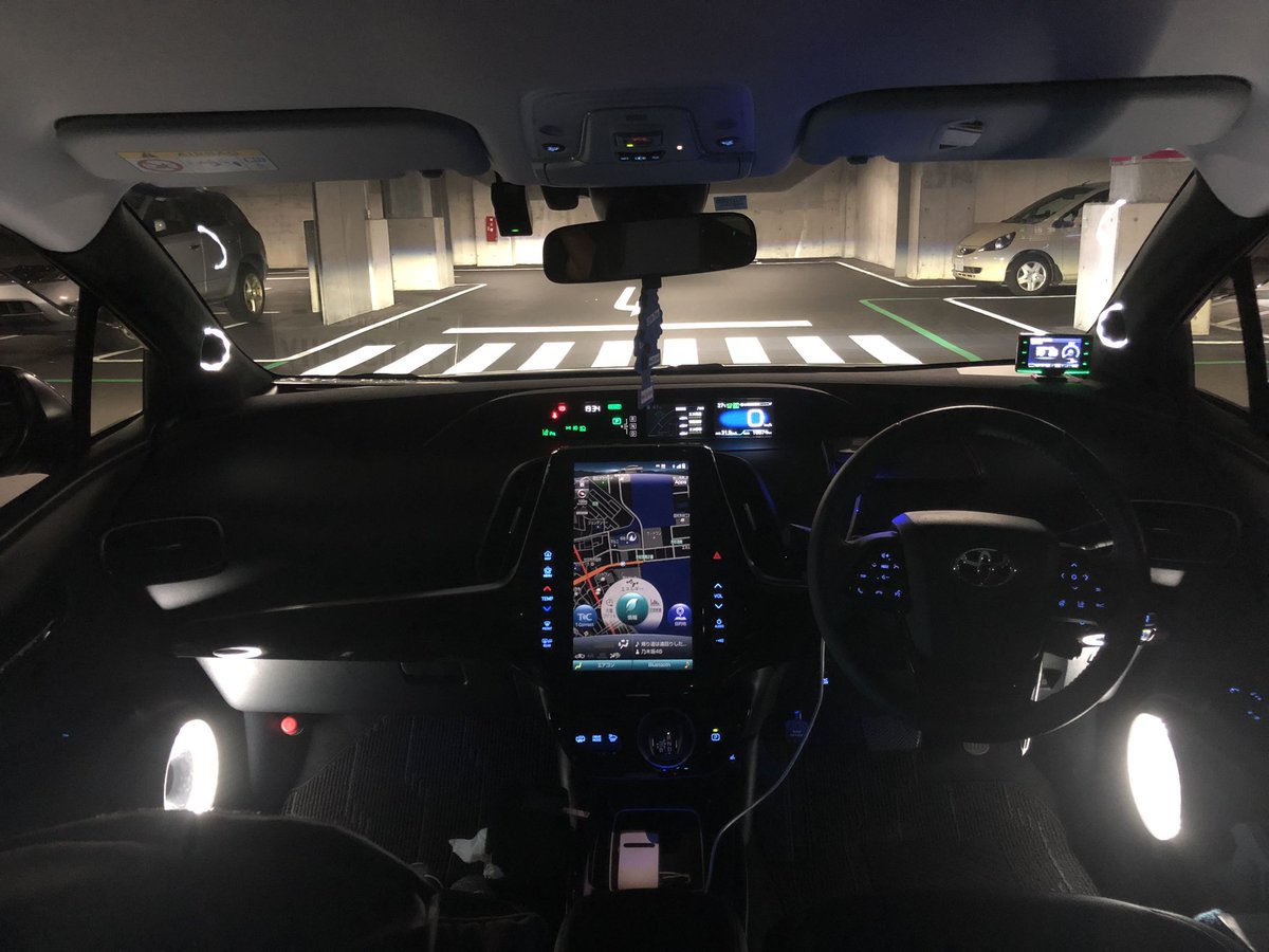 50_takataka's tweet image. 夜の内装こんな感じ♪

#PRIUSPHV
#プリウスPHV