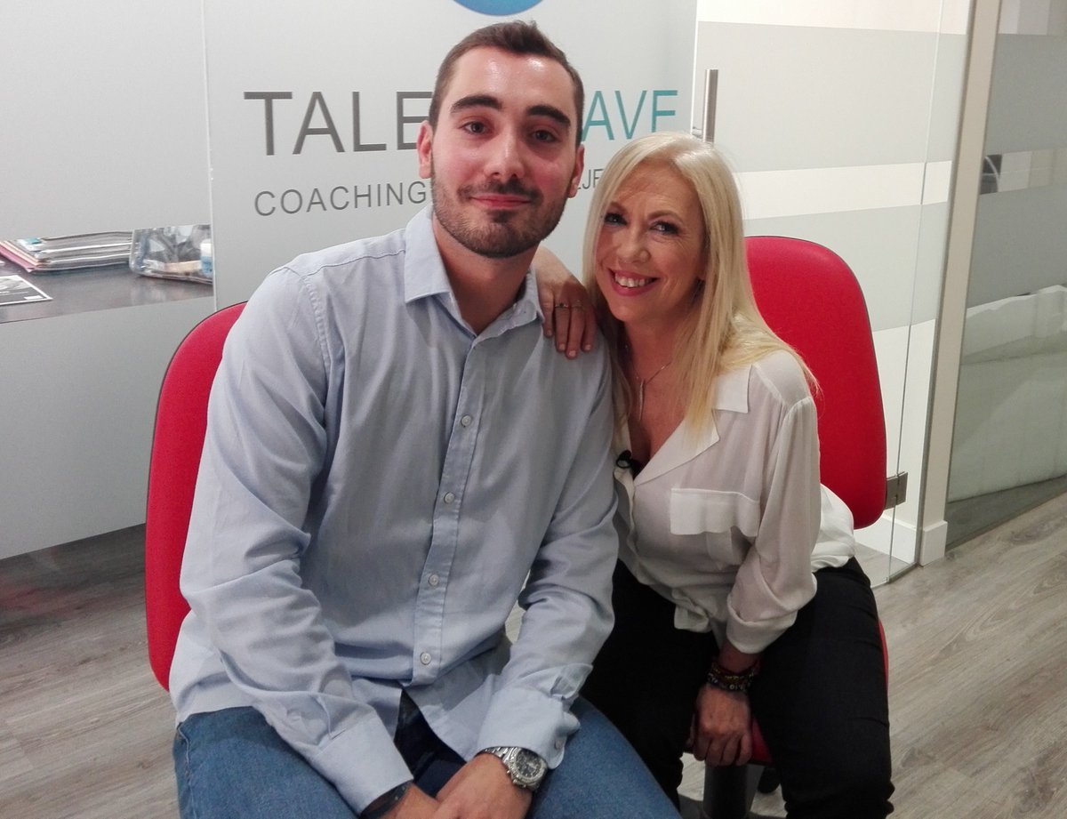 talentwave_es's tweet photo. Hoy nos ha visitado un equipo fantástico de @La1_tve para conocer mejor en qué consiste el #coachingpolítico. Ha sido un placer teneros 🙌 y gracias😉 @josesieiraperez @talentwave_es @mfdeharo @sandra_macarro https://t.co/y4gnK7iWC9