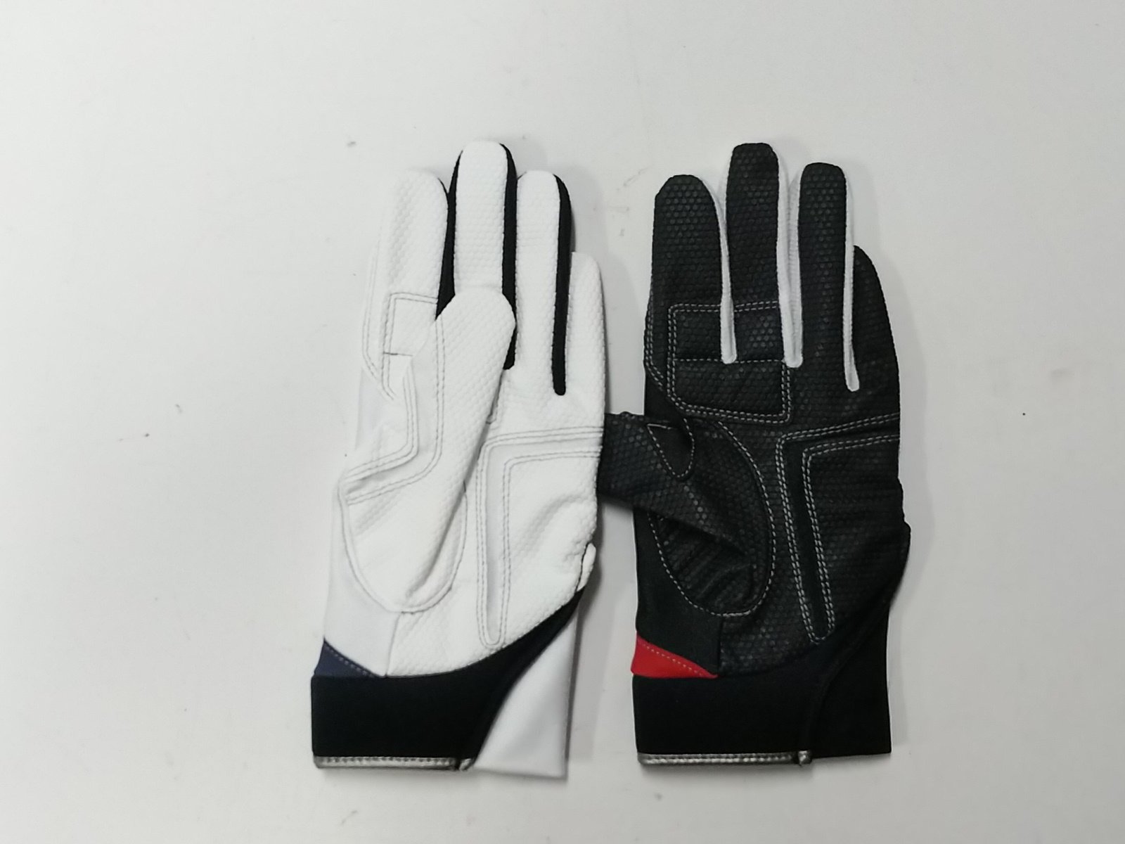 細田スポーツ おすすめ商品 ミズノ ジュニア用守備手袋 ミズノ ジュニア用 守備手袋 ジュニアフリーサイズ 着脱しやすい 手首部ノンベルト設計 衝撃緩衝パッド付き 守備手袋をしよう T Co Q3qhbjbkax Twitter
