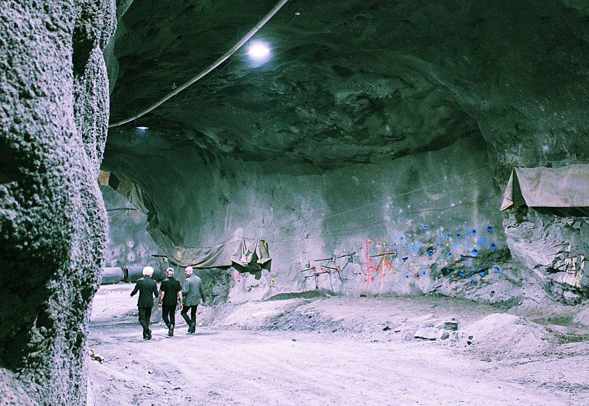 Das «Bergwerk»-Festival-OK im Versuchsstollen Hagerbach: Michael Sele, Markus «Mäke» Kappeler, François Cochard (v.l.).

#gothic #newwave #nachtimbergwerk #synthpop #darkwave #alternative #metal #indie #festival #kultur #literatur #wgt #wavegotiktreffen @eventsimstollen