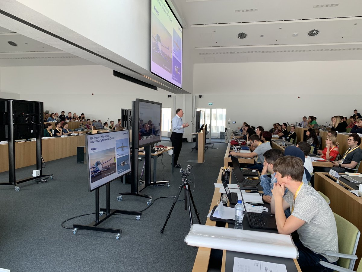 burnaevevgeny's tweet image. #MLSS #Skoltech has just started! A brilliant talk of the head of #Boeing Russia Sergey Kravchenko!