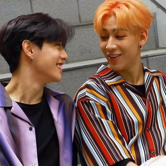 MBPS72211376's tweet photo. สายตาคู่นั้น👉👈🤭💜❤🖤❤ #MarkBam #PerthSaintSation https://t.co/AbrkgxSMTD