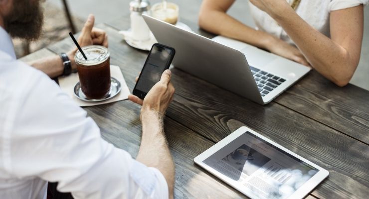 SPecesVoladores's tweet image. Para crear una excelente página web para móviles y dar al usuario la mejor experiencia debemos centrarnos en los aspectos técnicos y también en el diseño, te damos las claves para lograrlo somospecesvoladores.com/blog/como-logr… #Diseño #PáginaWeb #Somospecesvoladores