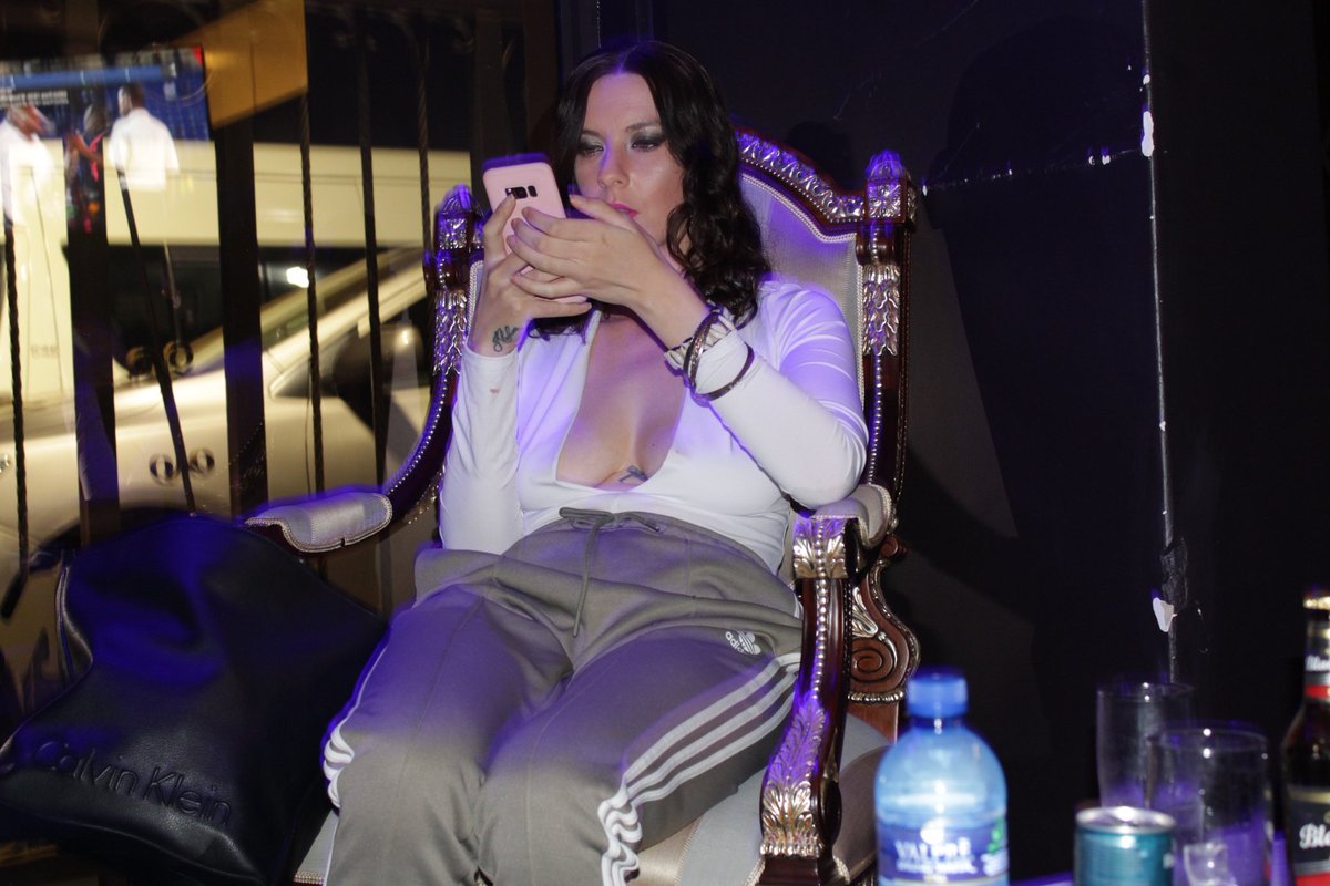 KasiDuchAz's tweet photo. It's ALL or NOTHING in all aspects of my life...
#DJ #FemaleDJ #KasiMlungu #HouseMusic #TheDuchAz #johannesburg #Katlehong #adidas #adidasoriginal #samsung #calvinklein https://t.co/RUYIeIkTfP