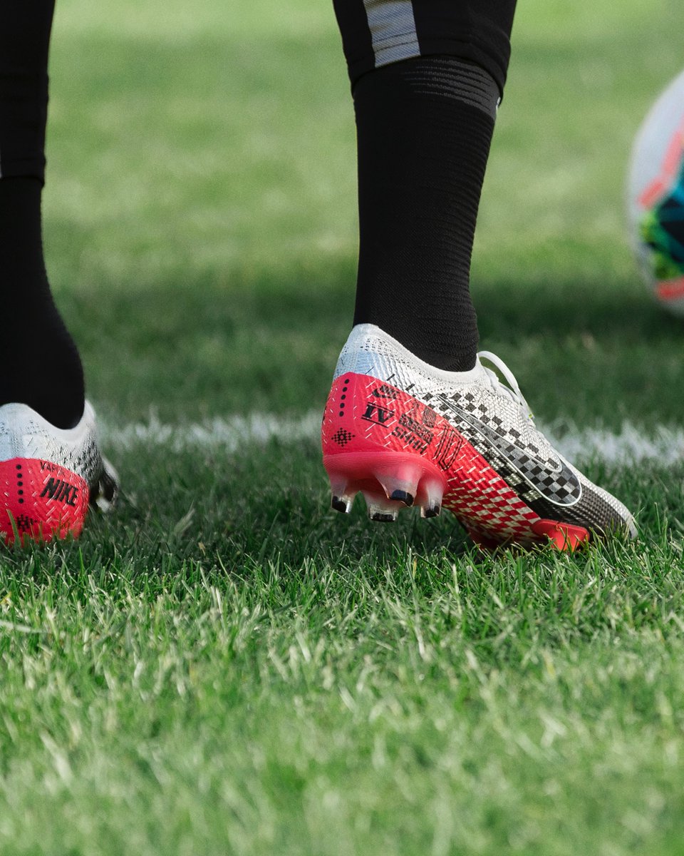 nike football twitter
